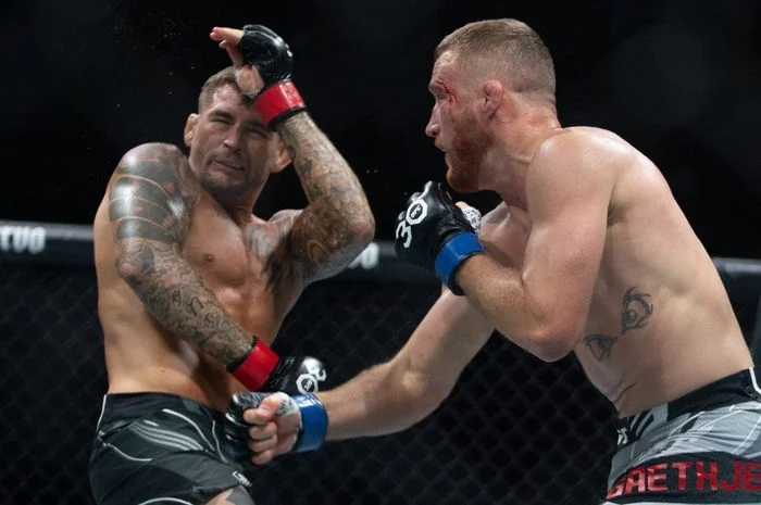 Justin Gaethje dan Dustin Poirier: Dua Petarung UFC yang Menghadapi Tantangan Dalam dan Luar Octagon