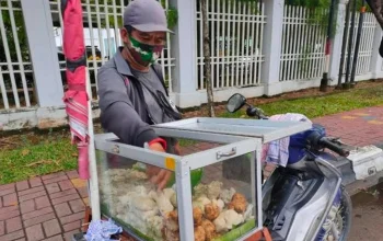 Kakek Penjual Pempek Keliling di Palembang Jadi Korban Pencurian, Warganet Berbondong-Bondong Donasi