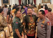 Kapolri Listyo Sigit Prabowo dan Jaksa Agung ST Burhanuddin Tunjukkan Kesan Persatuan