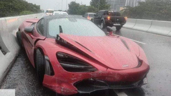 Kecelakaan McLaren Andra ST: Antara Kondisi Mobil dan Keselamatan Berkendara