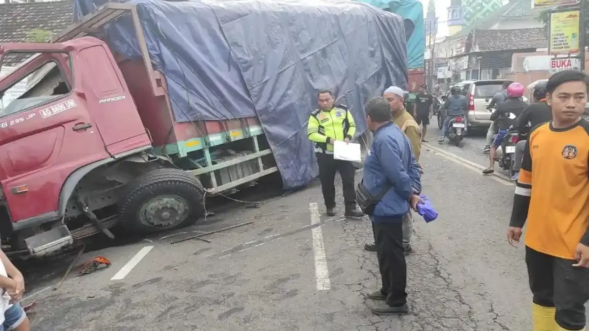 Kia Siapkan Kejutan Besar di GIIAS 2026, Sopir Truk Maut Tabrak 8 Kendaraan, dan Kendaraan di Indonesia