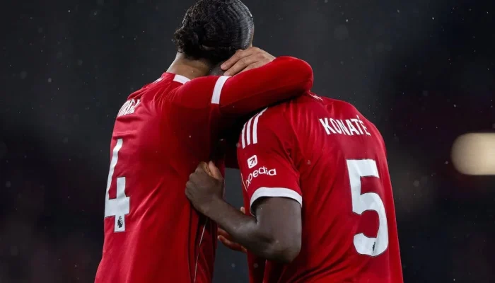 Konate dan Van Dijk: Dua Nama yang Hangat Dibicarakan di Liverpool