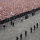 Konser BTS di Cile Terancam Batal, Ratusan ARMY Demo di Depan Istana Presiden