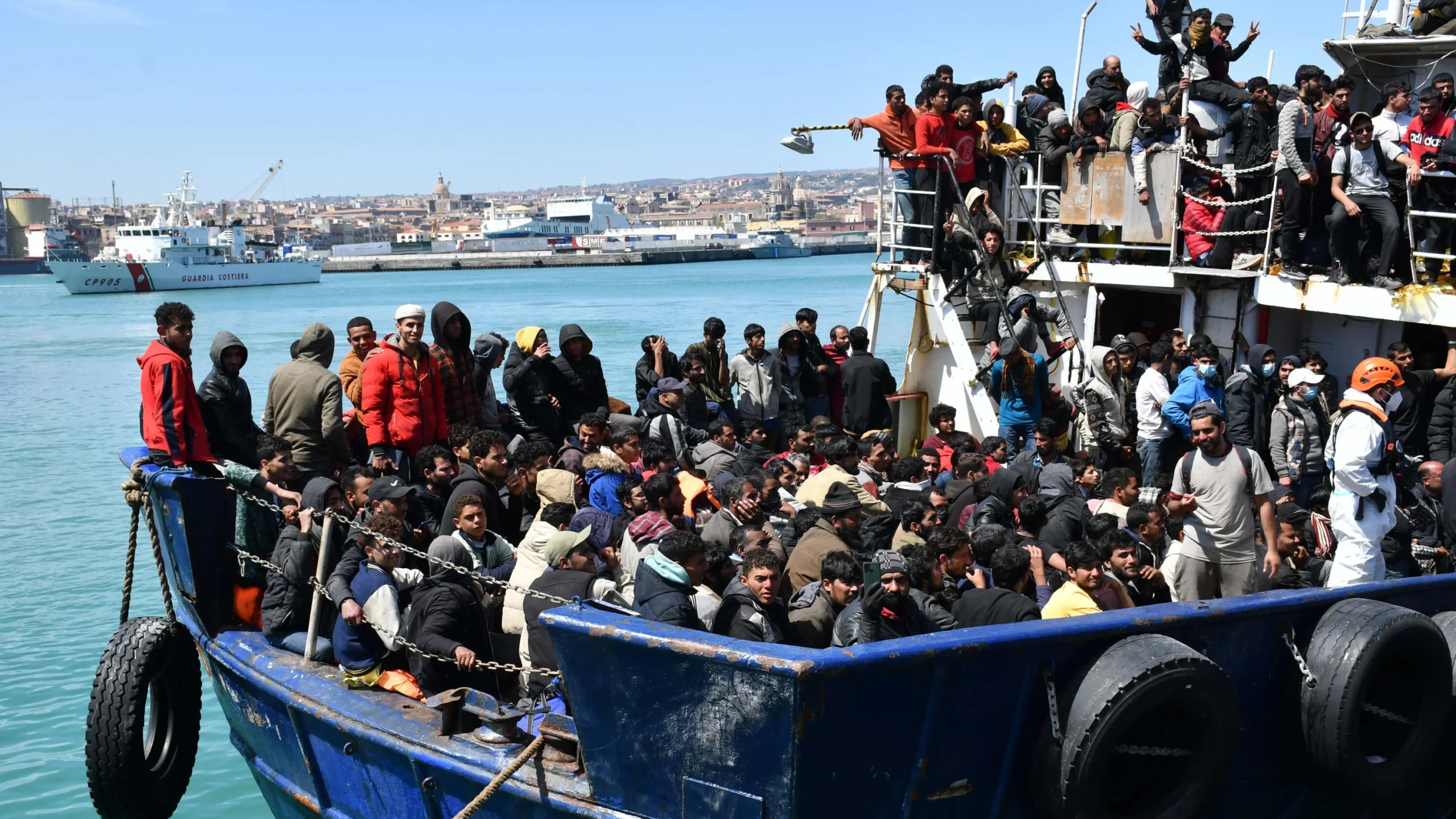 Krisis Migran di Ceuta: Italia Ancam Suspend Schengen dengan Spanyol