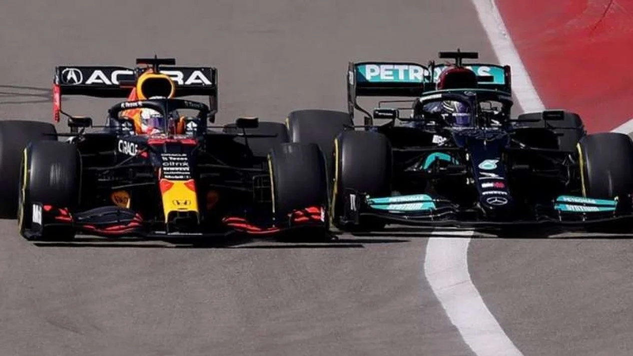 Lewis Hamilton Dapat Keuntungan Besar dalam Perlombaan Formula 1