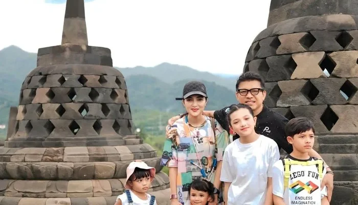 Liburan Keluarga Selebriti: Menginspirasi Kecintaan terhadap Budaya dan Alam