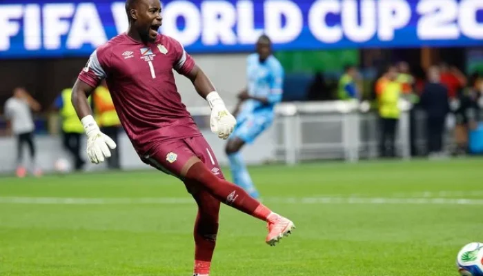 Lionel Mpasi, Kiper RD Kongo yang Membuat Inggris Frustrasi di Piala Dunia 2026