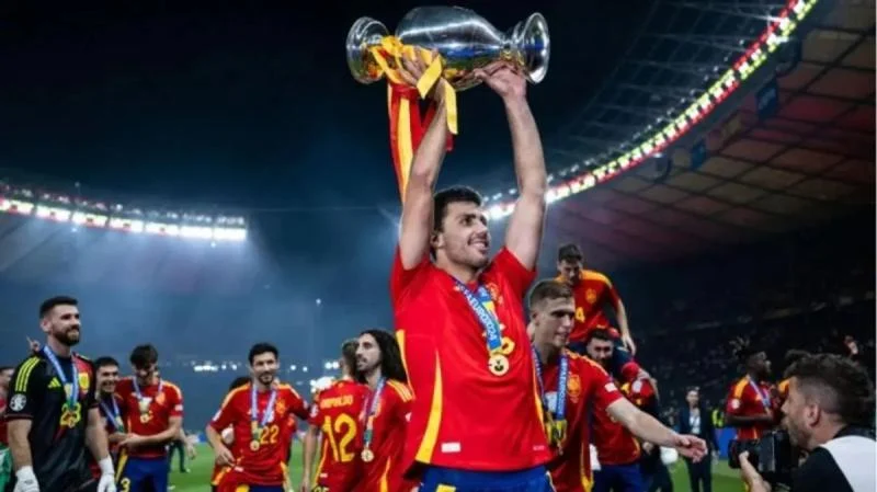 Luis de la Fuente Raih Kesuksesan di Piala Dunia 2026, Spanyol Juara