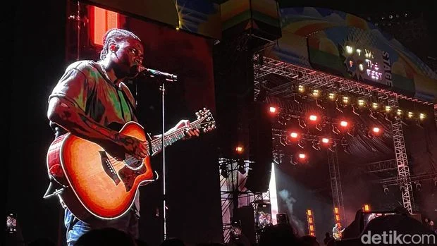 Mengenal Daniel Caesar dan Berita Terkini Lainnya