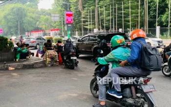 Menteri UMKM: Pendapatan Ojol Tak Turun Usai Komisi Aplikator Dipangkas Jadi 8 Persen