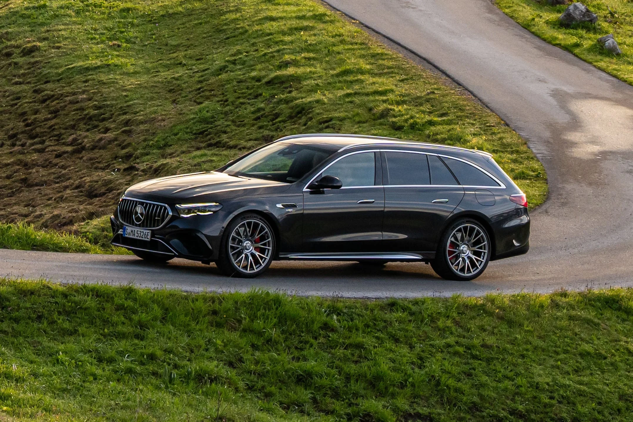 Mobil Listrik Mengalami Peningkatan, Mercedes-AMG E 53 PHEV Hadir di India