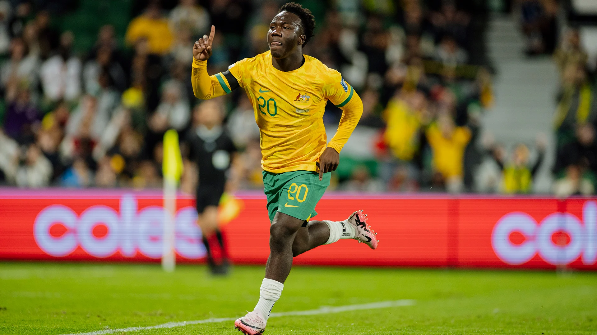 Nestory Irankunda: Bintang Muda Socceroos yang Siap Menghiasi Premier League