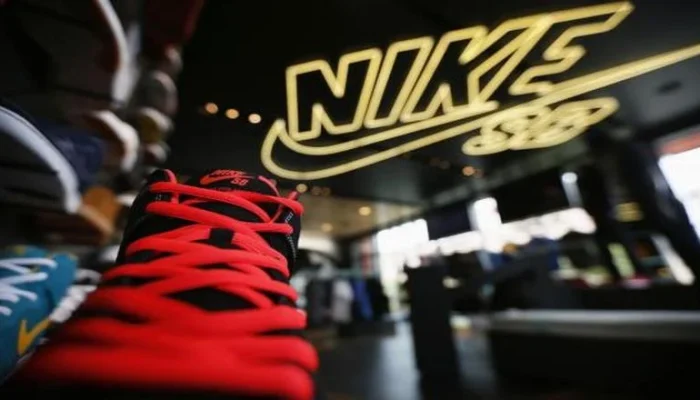 Nike Inc. Menghadapi Persaingan Sengit di Pasar Sepatu Olahraga