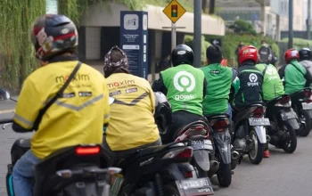 Ojek Online di Jakarta: Antara Kecelakaan dan Perjuangan