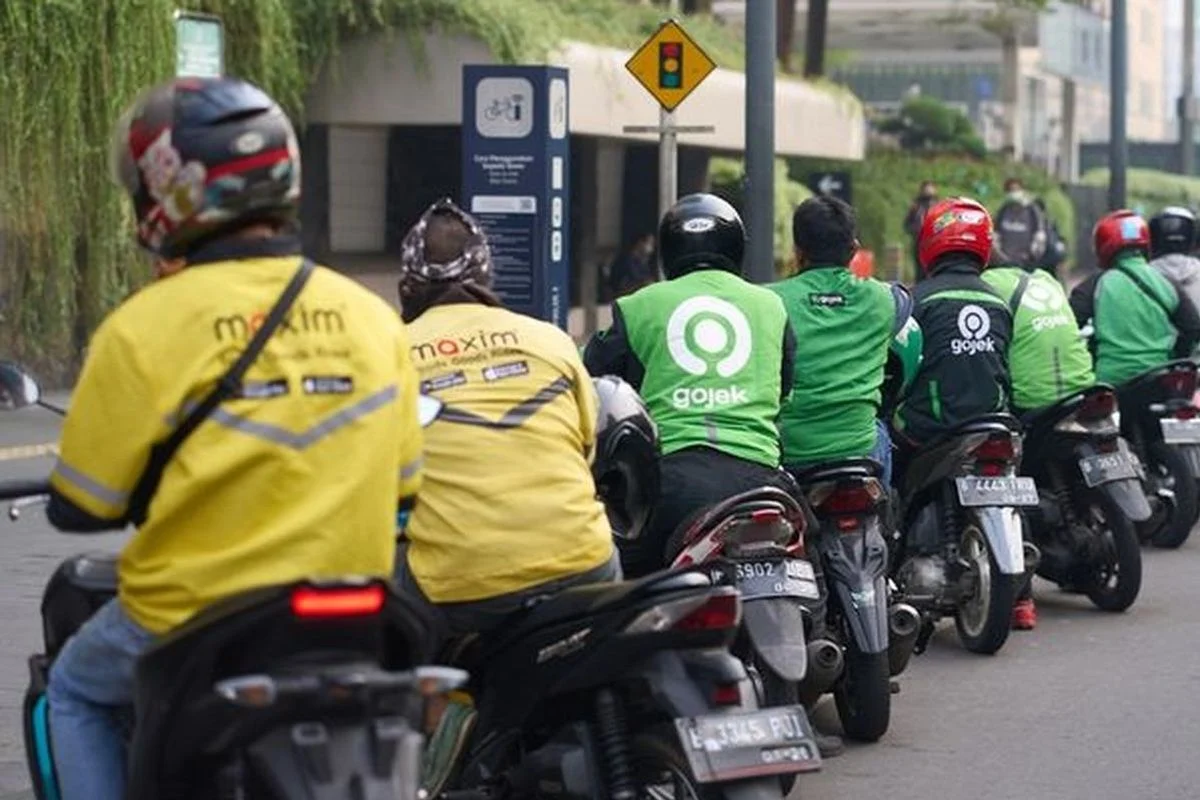 Ojek Online di Jakarta: Antara Kecelakaan dan Perjuangan