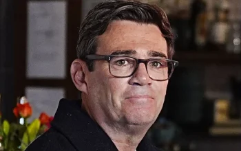 Pemerintah Andy Burnham Pertimbangkan Penghentian Layanan Freeview, Sementara Berita Lainnya Mengalir