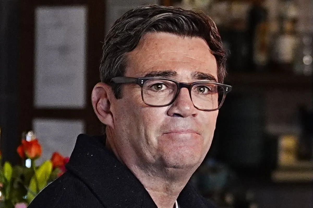 Pemerintah Andy Burnham Pertimbangkan Penghentian Layanan Freeview, Sementara Berita Lainnya Mengalir