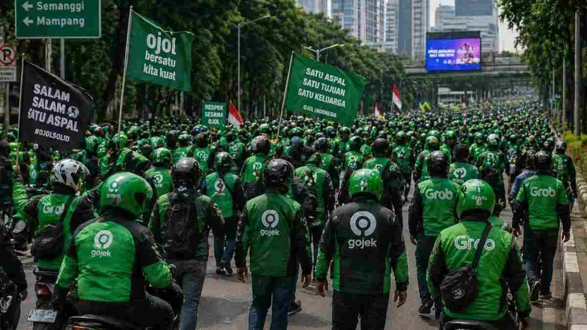 Pemerintah Siapkan Strategi Mitigasi PHK Massal dan Aturan Baru Komisi Ojol 8 Persen