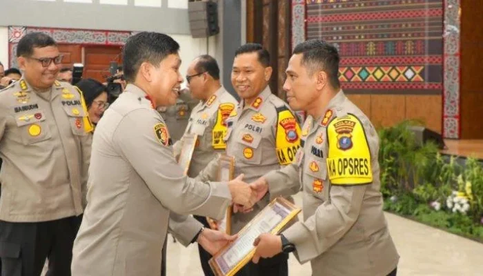 Penghargaan Pelayanan Prima untuk Kapolres Pematangsiantar dan Upaya Meningkatkan Kualitas Pelayanan Publik