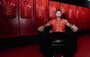 Persib Bandung Incar Bek Kiri Baru: Shayne Pattynama dan Opsi Lainnya