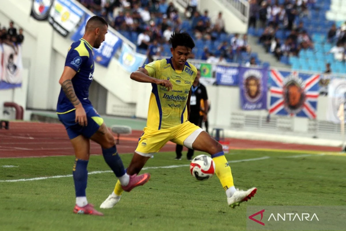 Persib Bandung Melakukan Perombakan Besar-besaran, Persita Tangerang Jadi Sorotan