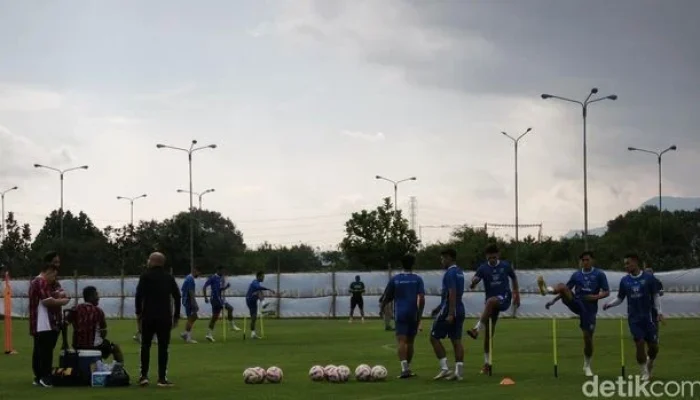 Persib Bandung Siap Menghadapi Musim Baru: Rekrutmen Pemain Baru dan Persiapan Latihan