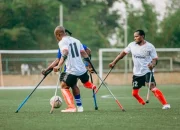 Pertandingan Sengit di Lapangan Sepak Bola