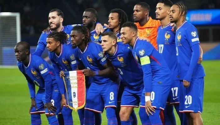 Pertandingan Sepak Bola Dunia 2026: Prancis Mengalahkan Paraguay, Sementara Taylor Swift dan Travis Kelce Menikah