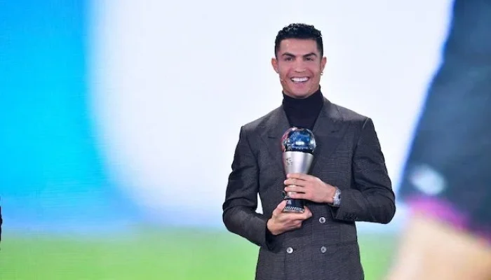 Pertanyaan Mengenai Penghargaan untuk Cristiano Ronaldo