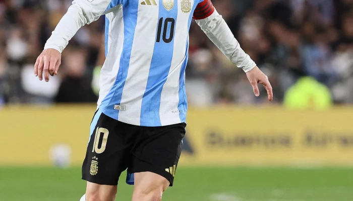 Piala Dunia 2026: Messi Pimpin Argentina ke Final, Sementara Nike dan Adidas Berebut Pengaruh di Dunia Sepak Bola