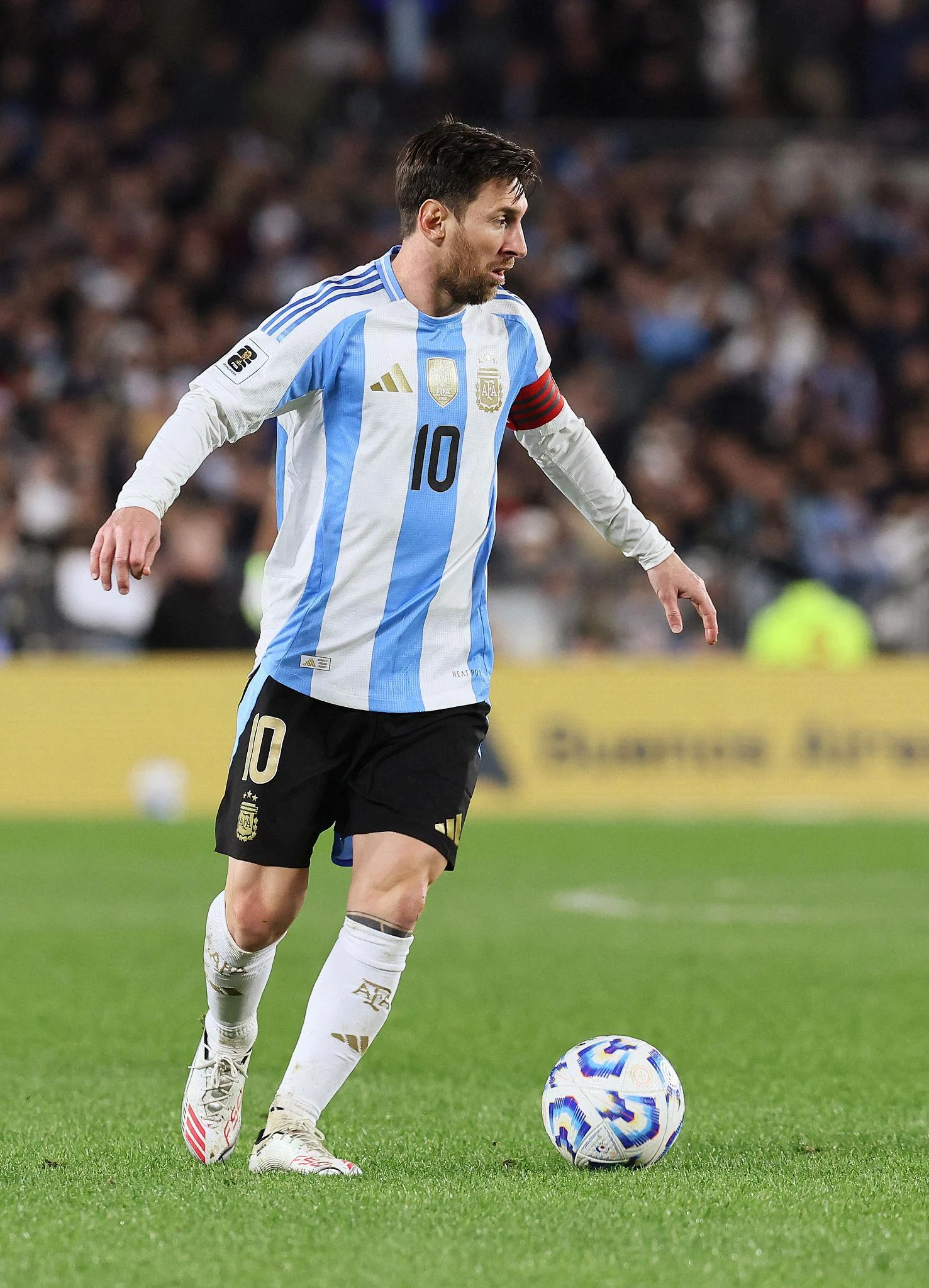 Piala Dunia 2026: Messi Pimpin Argentina ke Final, Sementara Nike dan Adidas Berebut Pengaruh di Dunia Sepak Bola
