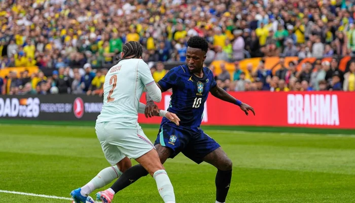 Pirlo Tidak Jadi Pelatih Italia, Sementara Vinicius Jr Jadi Sorotan di Liga Brasil