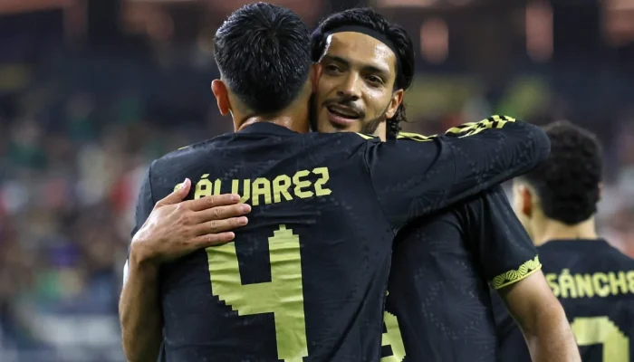 Raúl Jiménez dan Edson Álvarez Jadi Sorotan di Dunia Sepak Bola
