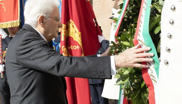 Roma Rende Omaggio al Suo Storico Agente Centenario e Altro