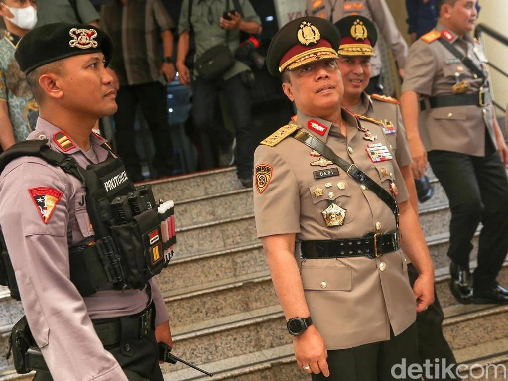 Rudi Setiawan Naik Pangkat: Kapolri Lantik 6 Kapolda Baru dan 2 Pejabat Mabes Polri