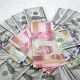 Rupiah Menguat Tipis di Tengah Sentimen Global, Apa yang Mempengaruhi?