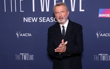 Sam Neill: Aktor Berbakat yang Hampir Menjadi James Bond