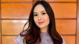 Sarah Gibson Tolak Permintaan Maaf Suami yang Ketahuan Selingkuh, Buket Bunga Berakhir di Tempat Sampah