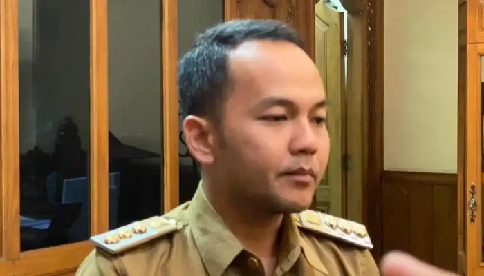 SPMB Jateng: 20 SD Negeri di Solo Sepi Peminat, Respati Ardi Soroti Kinerja Kepala Sekolah