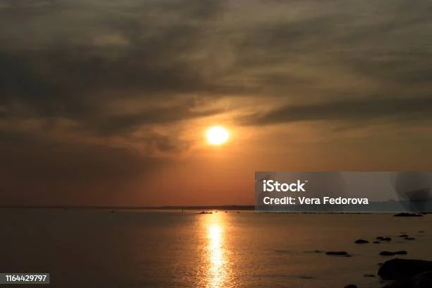 Sunset dan Waktu Musim Panas: Apa yang Terjadi Saat Matahari Terbenam Lebih Lambat?