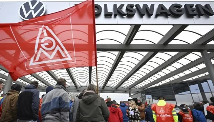 Volkswagen AG Menghadapi Krisis Besar: Pemutusan Pekerja dan Penutupan Pabrik