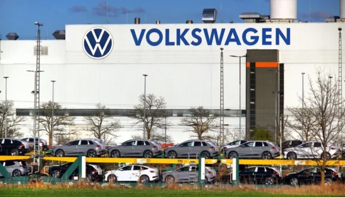 Volkswagen Terjun: 100 Ribu Pekerja Terancam PHK, Ducati dan Lamborghini akan Dilepas?