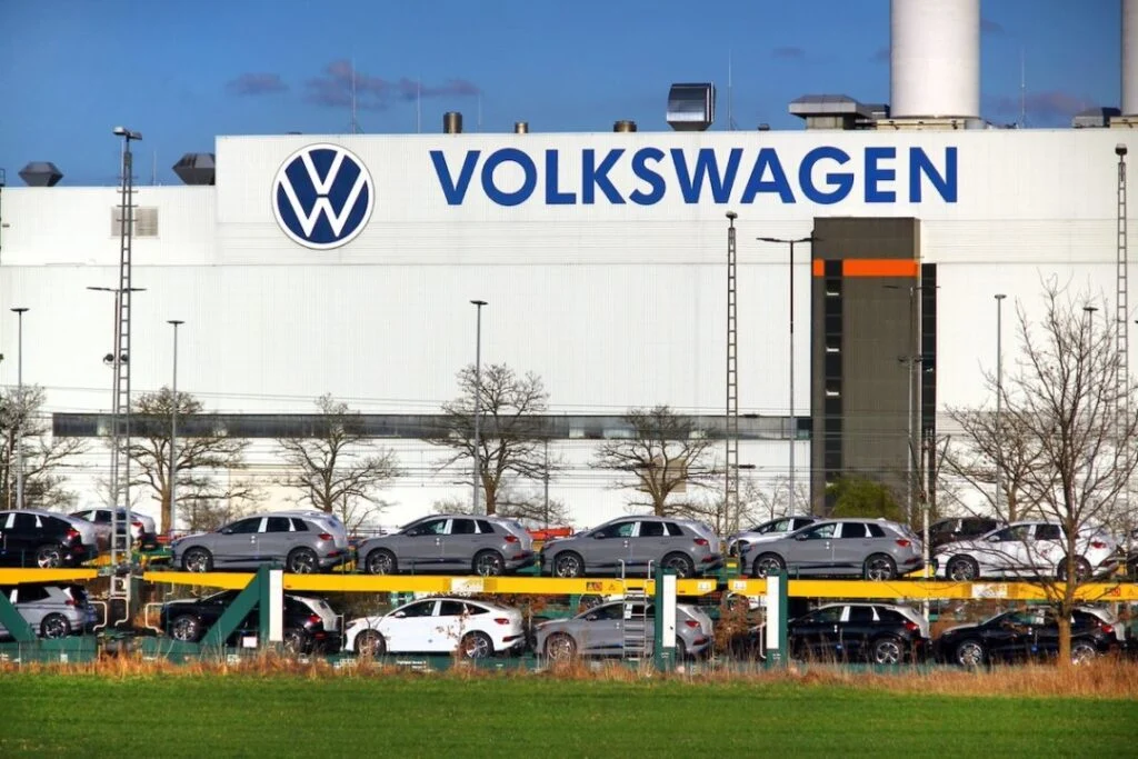 Volkswagen Terjun: 100 Ribu Pekerja Terancam PHK, Ducati dan Lamborghini akan Dilepas?