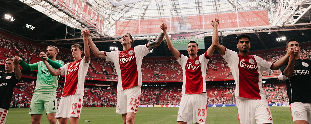 Ajax Melibas FK Vojvodina Berkat Hattrick Oscar Gloukh, Menuju Putaran Ketiga Conference League