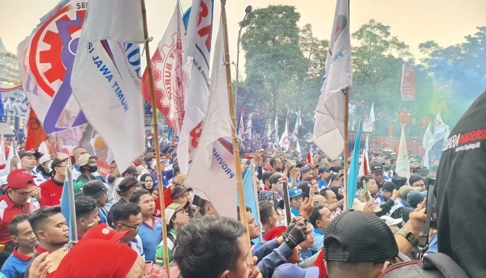 Aksi Damai di Depan TVRI dan Berita Lainnya