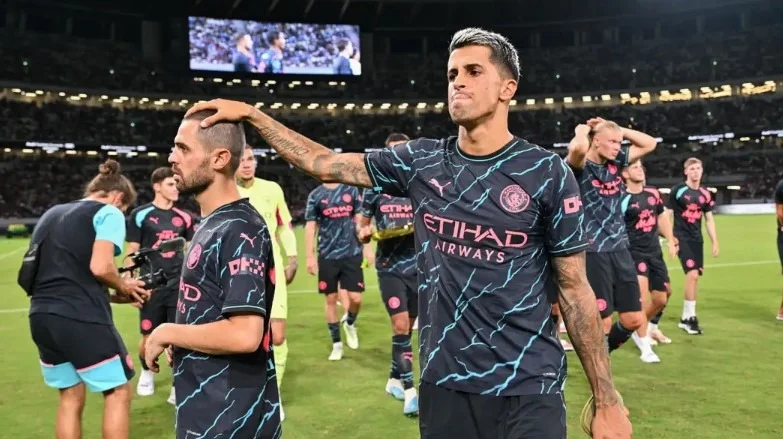 Al-Hilal dan Barcelona Tengah Negosiasi Transfer Joao Cancelo
