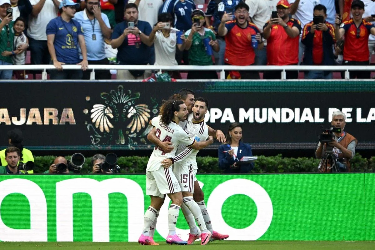 Álex Baena dan Rekan-Rekan Sambut Kemenangan Spanyol di Piala Dunia