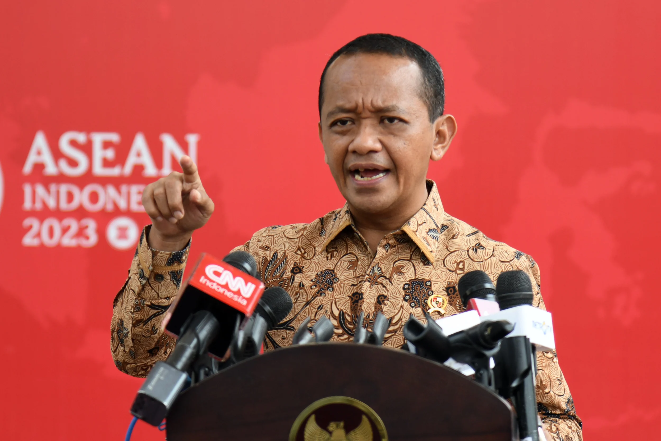 Bahlil Lahadalia Masuk Tiga Besar Menteri dengan Kinerja Terbaik