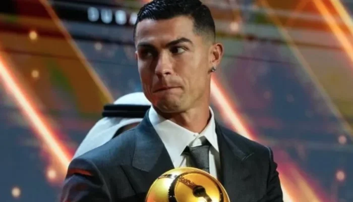 Cristiano Ronaldo Mengisyaratkan Pensiun dan Membidik 1000 Gol Karir