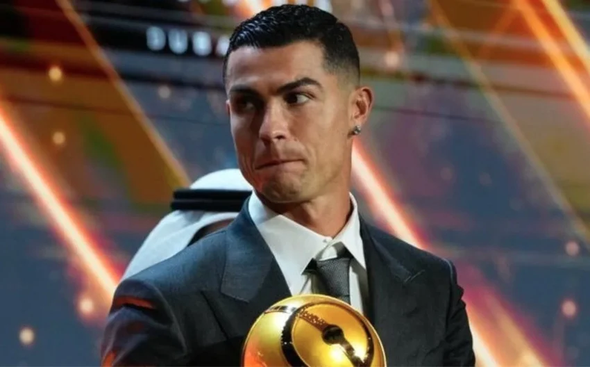 Cristiano Ronaldo Mengisyaratkan Pensiun dan Membidik 1000 Gol Karir